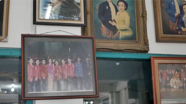 Setengah abad lebih jadi artis punya rumah klasik, 11 potret hunian Yati Pesek ini penuh ornamen Jawa