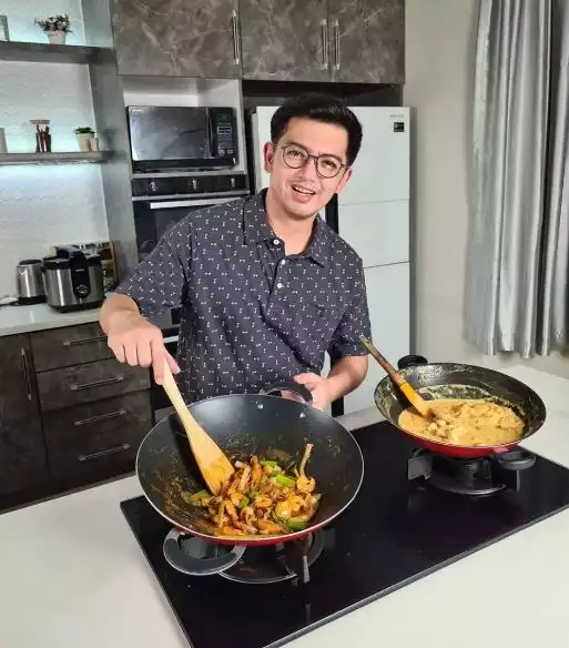 Dulu langganan bintangi FTV kini aktif jadi chef, potret dapur ngonten Nicky Tirta vibes-nya elegan