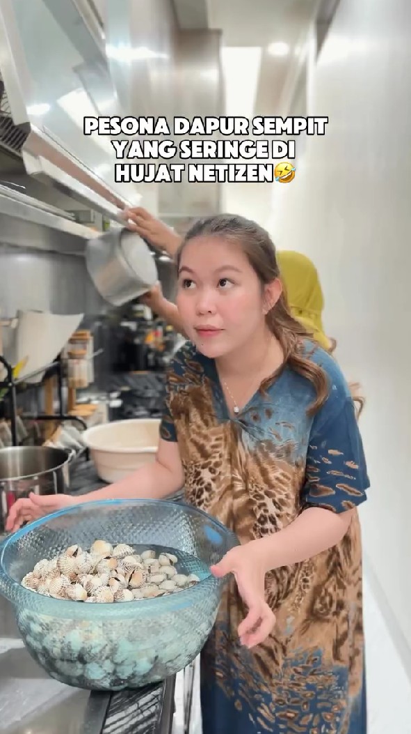 Bos skincare tapi dapurnya sempit, 9 potret area masak Melvina Husyanti ini bak gang senggol