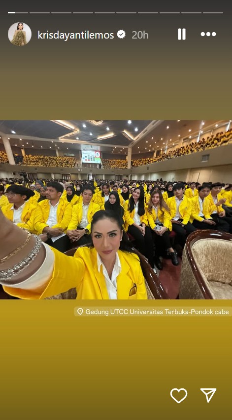 Krisdayanti tak gengsi kuliah S1 di usia 49 tahun, 9 momen Ospek-nya ini seperti panggung konser diva