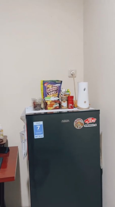 Dapur sempit bak gang senggol ini bikin pemilik rumah mutar otak untuk menatanya, intip 9 potretnya