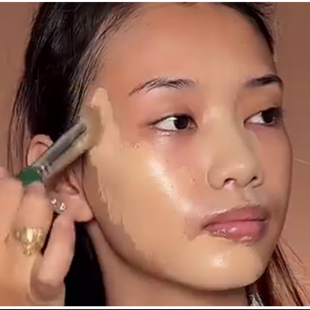 Trik agar complexion tak mudah luntur pada kulit berminyak meski cuma pakai 1 layer foundation