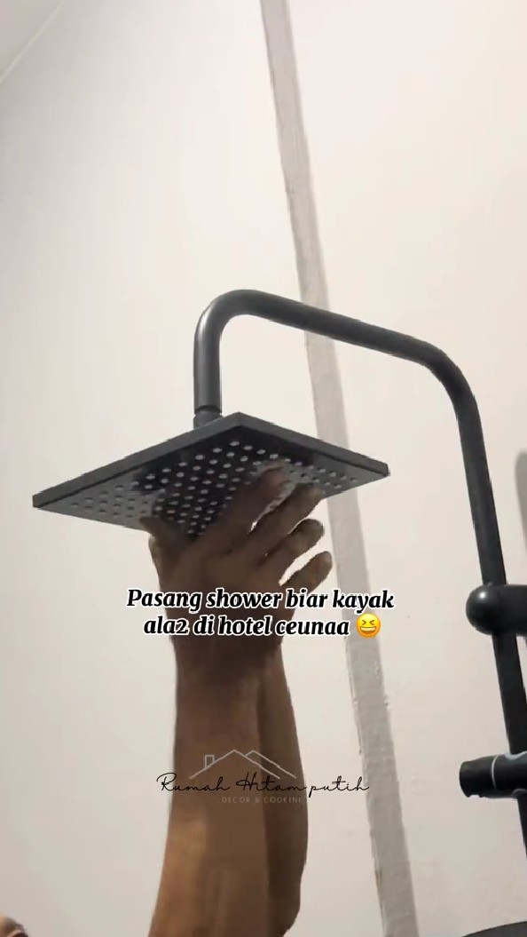 Makeover kamar mandi subsidi bujet BPJS hasilnya estetik meski pakai toilet jongkok, ini 9 potretnya