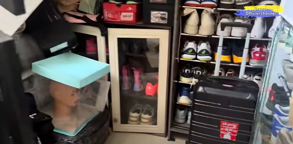 Tak lagi ngontrak kini sukses bangun rumah, intip 11 potret hunian baru Jirayut di Jakarta