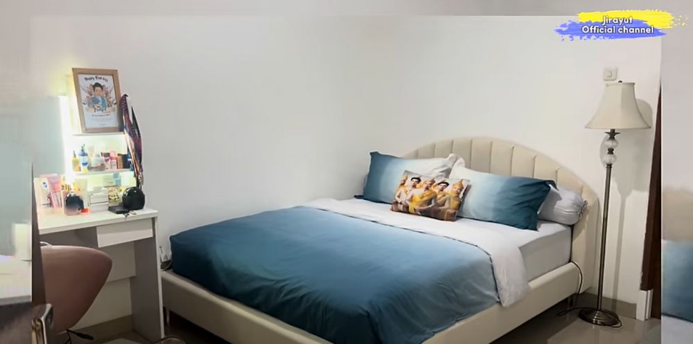 Tak lagi ngontrak kini sukses bangun rumah, intip 11 potret hunian baru Jirayut di Jakarta