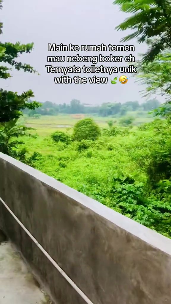 Punya jamban unik menyatu dengan alam, 7 potret kamar mandi ini bikin auto mikir dua kali mau pakai
