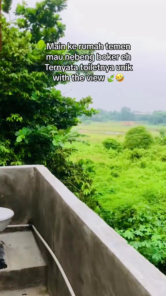 Punya jamban unik menyatu dengan alam, 7 potret kamar mandi ini bikin auto mikir dua kali mau pakai