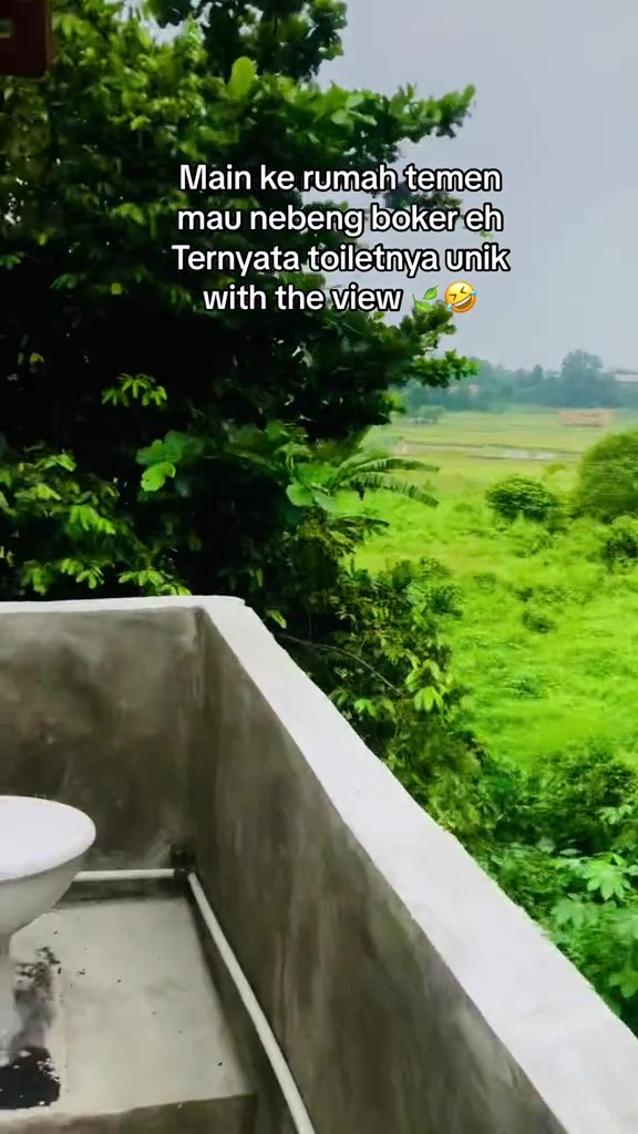 Punya jamban unik menyatu dengan alam, 7 potret kamar mandi ini bikin auto mikir dua kali mau pakai