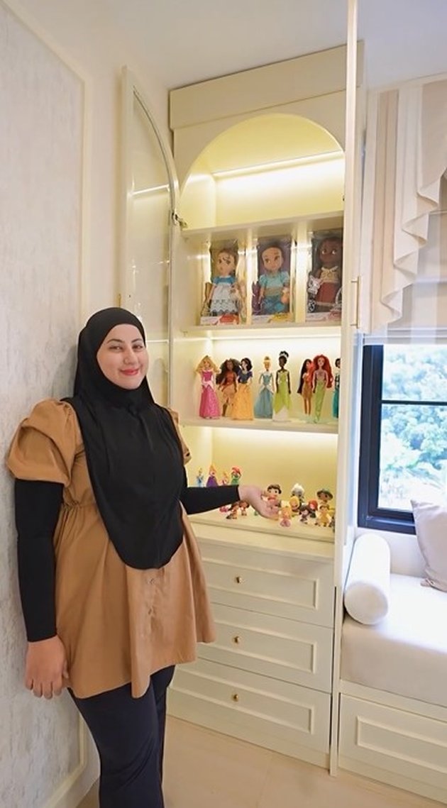 Tasyi Athasyia makeover kamar tidur mewahnya, intip 10 potretnya, furnitur serba warna emas