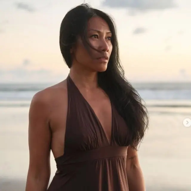 Momen Anggun C Sasmi buka bersama ditemani suami, menunya jadi sorotan netizen