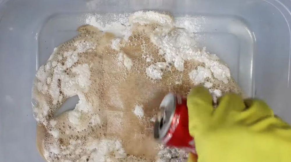 Trik bersihkan casing HP menguning agar bening lagi tanpa dioles pasta gigi, cukup pakai 2 bahan dapur