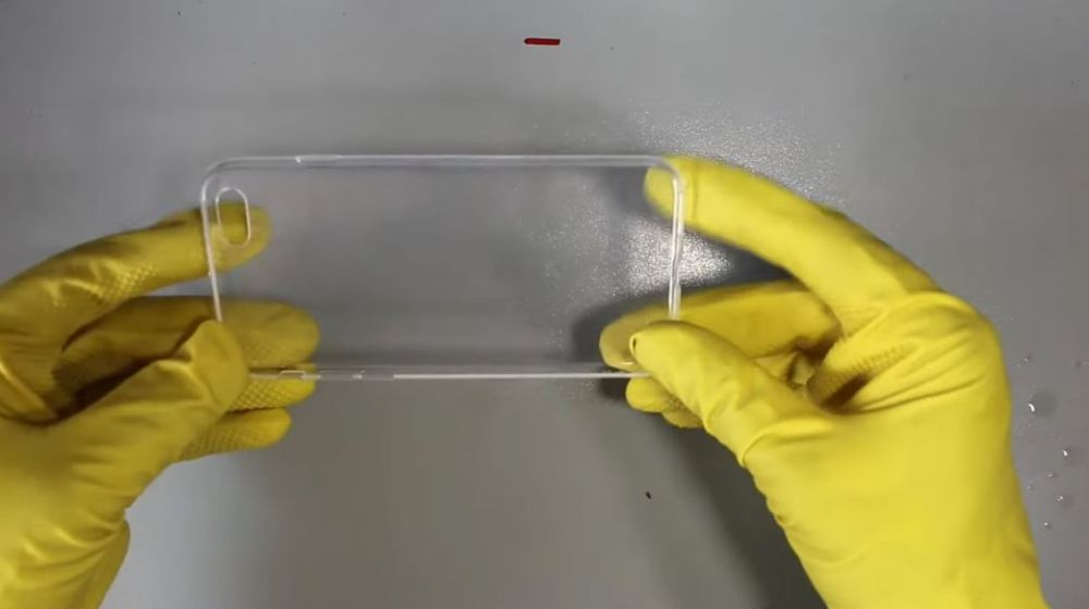 Trik bersihkan casing HP menguning agar bening lagi tanpa dioles pasta gigi, cukup pakai 2 bahan dapur