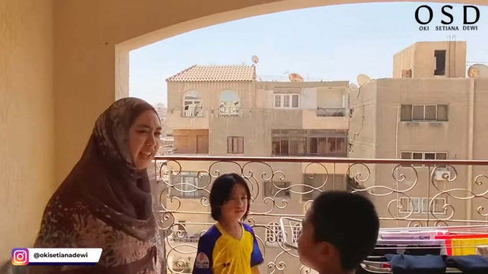 Pilih menetap di Mesir, begini 8 potret apartemen sederhana Oki Setiana Dewi tanpa perabotan mewah