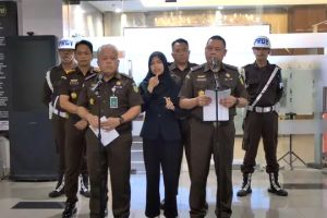Heboh ada grup WA 'Orang-Orang Senang' tersangka korupsi Pertamina, Kejagung buka suara