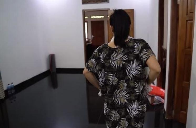 Sukses jadi DJ bisa beli 2 rumah sekaligus di Jakarta, begini 11 potret hunian Dinar Candy di kampung