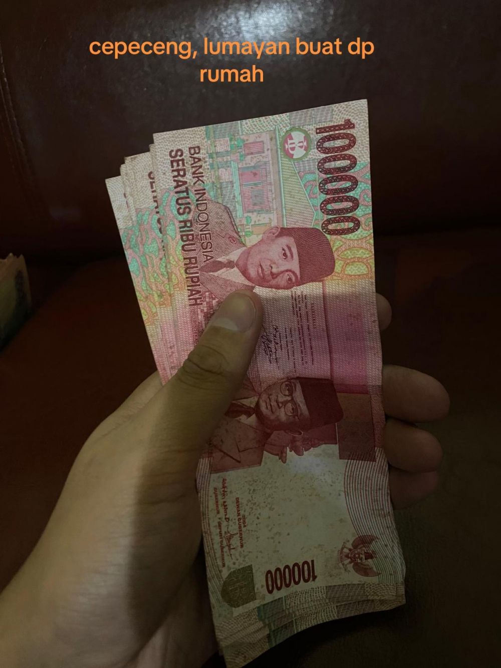 Kisah pria mujur tetiba jadi kolektor uang kuno usai bersihin kamar baby boomers, ini 11 penampakannya