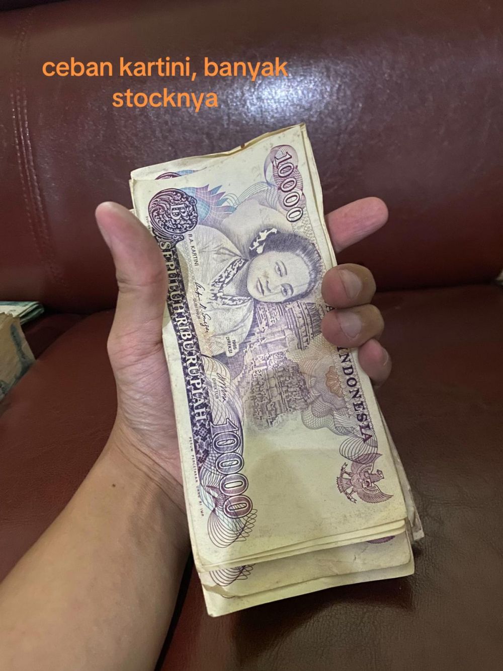 Kisah pria mujur tetiba jadi kolektor uang kuno usai bersihin kamar baby boomers, ini 11 penampakannya