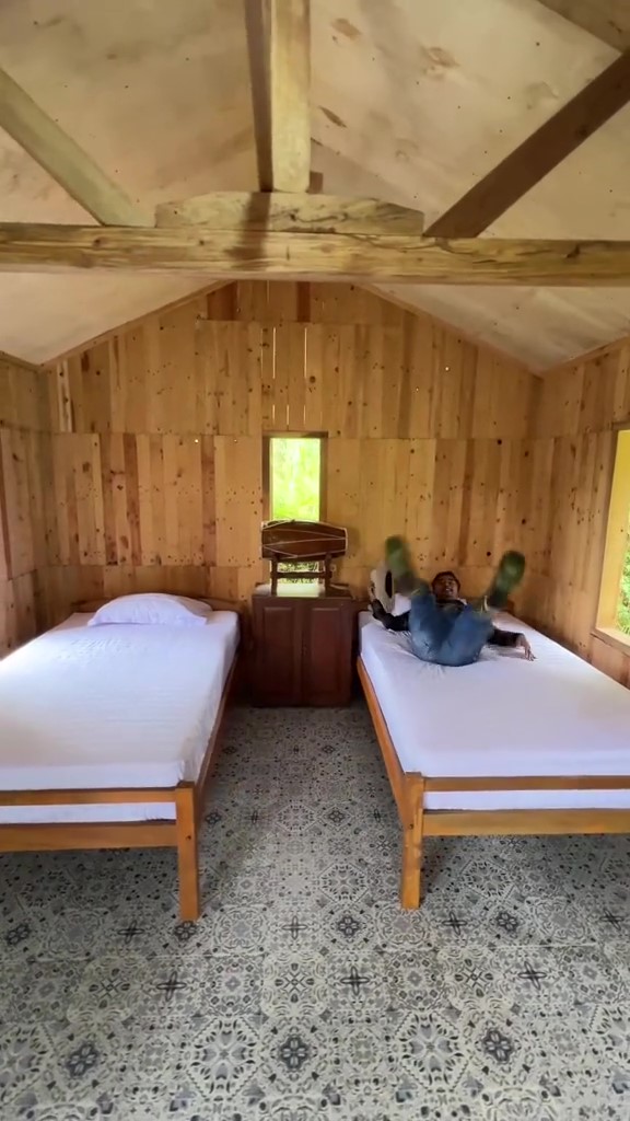 Dibangun di lahan 6.000 meter persegi, intip 11 potret makeover hunian Dodit Mulyanto di hutan