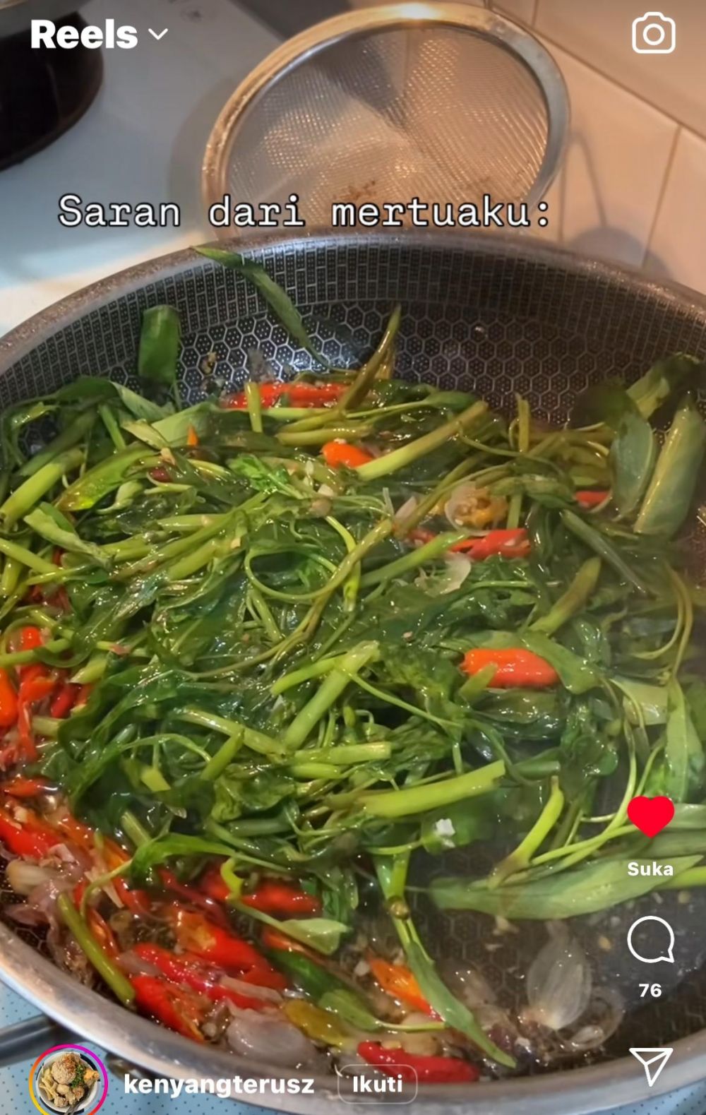 Rahasia mama mertua, ini trik masak tumis kangkung agar warna hijau segar dan tak layu