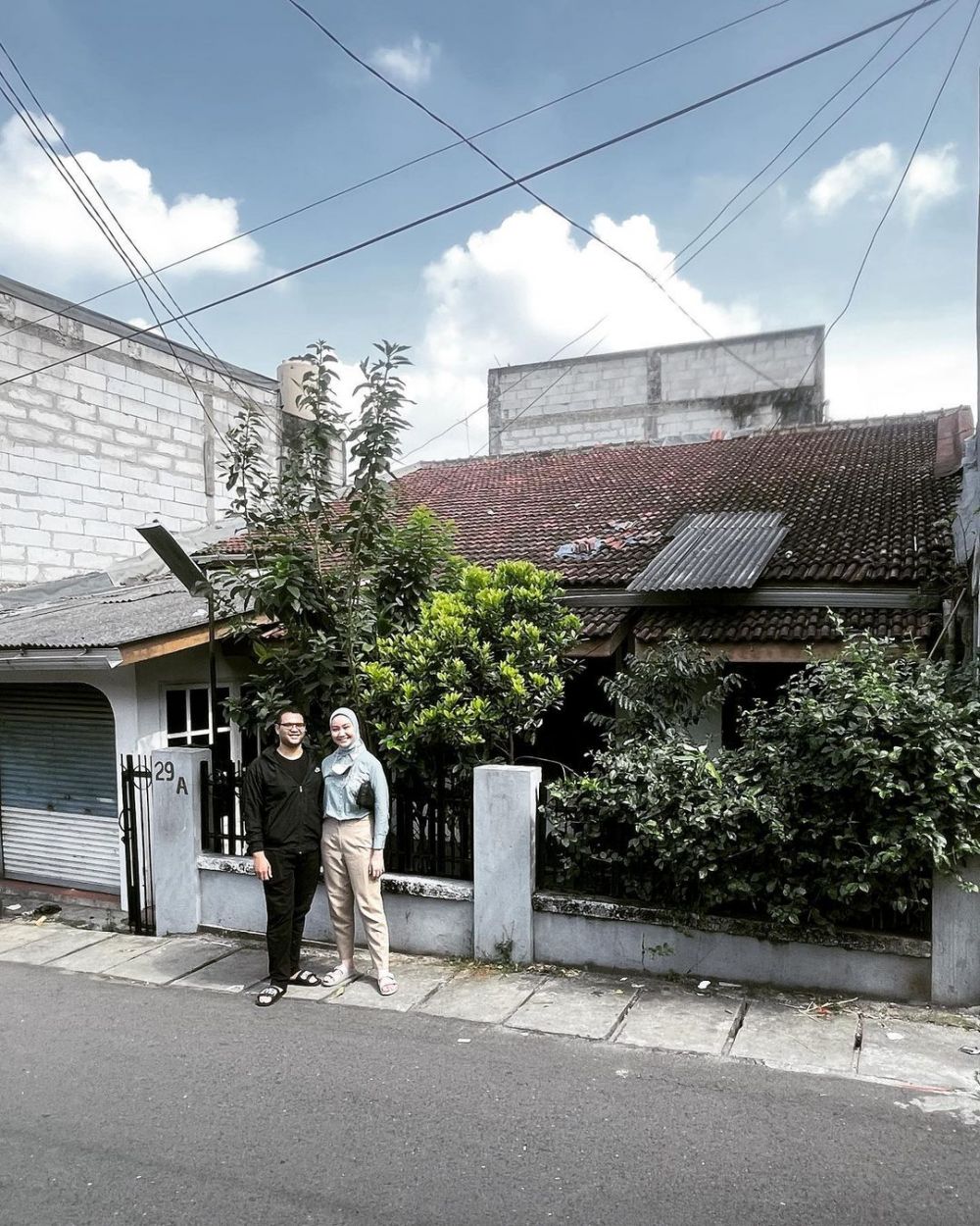 Rumah tua mangkrak dimakeover jadi gaya Eropa, ini 11 potret renovasi hunian seleb TikTok Vina Muliana