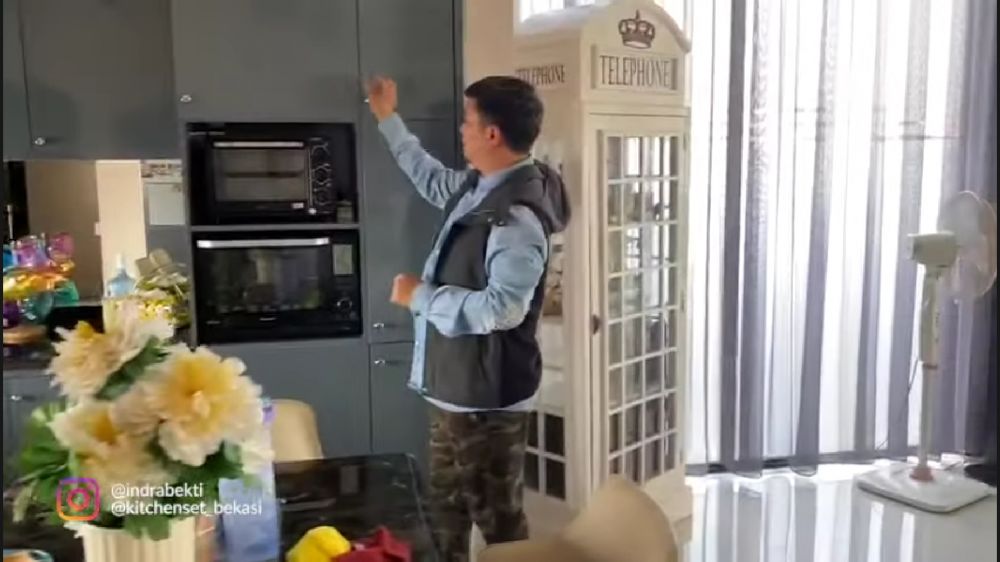 Indra Bekti makeover dapur di rumah lawas, intip 11 potret transformasinya, lebih elegan dan mewah