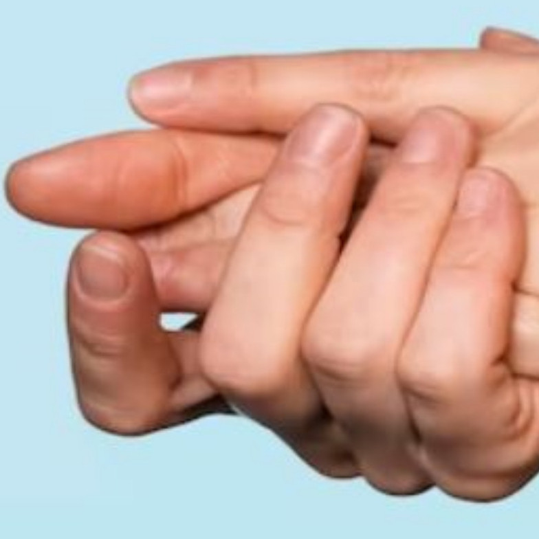 Cara haluskan tangan kasar dan kering pakai 2 jenis minyak esensial, nggak perlu beli hand lotion