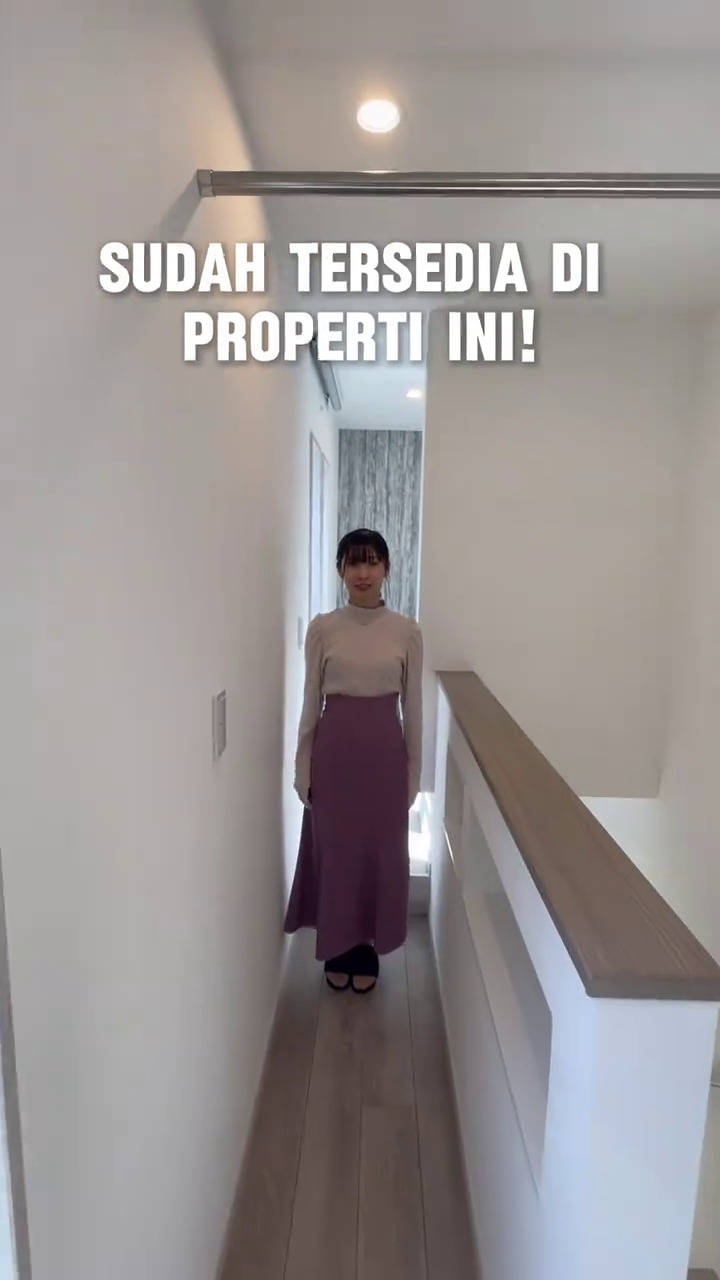 Lebarnya cuma 2 meter, 9 potret dalam rumah super tipis ini penataannya bikin kagum tak terasa sumpek