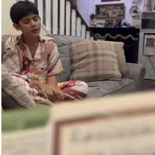 6 Potret King Faaz murojaah hafalan Al-Qur'an usai sahur, banjir pujian
