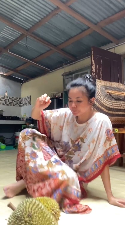 Tak banyak perabot mewah, ini 5 potret dapur Karina Ranau istri Epy Kusnandar di rumah kampung halaman