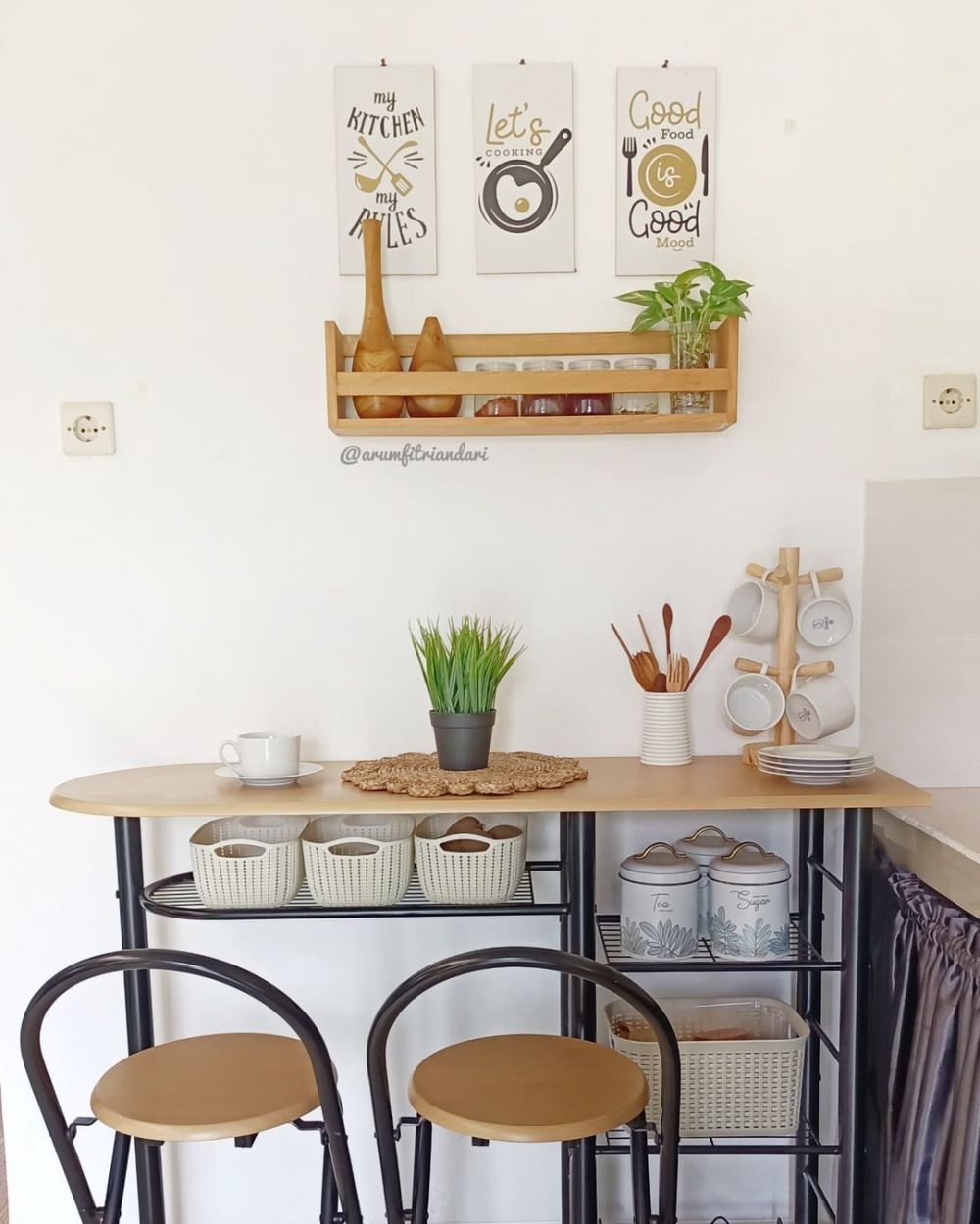 Mepet sawah bergaya minimalis tanpa kitchen set, 11 potret dapur ini tetap homey dan visualnya mewah