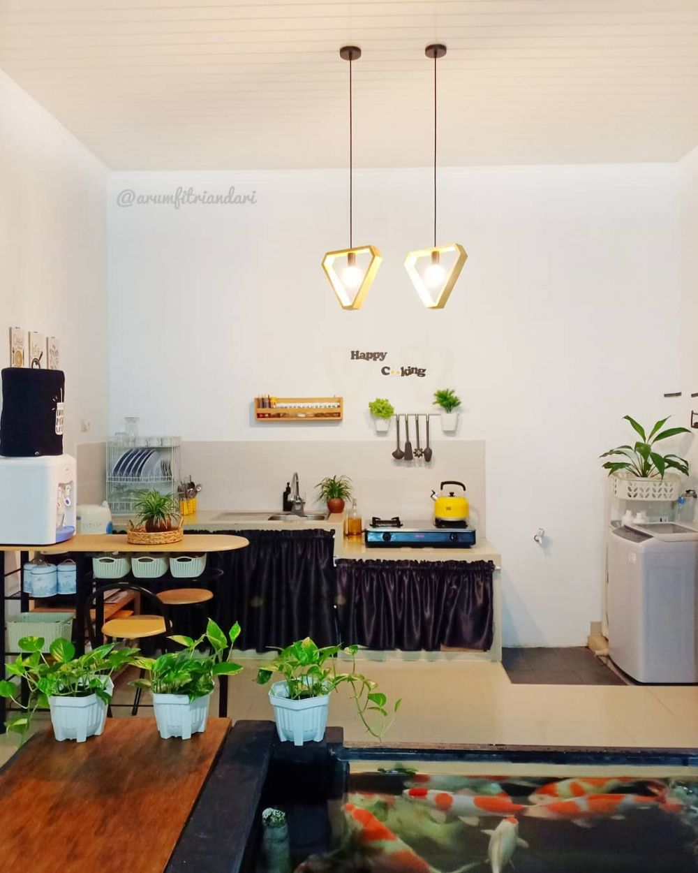 Mepet sawah bergaya minimalis tanpa kitchen set, 11 potret dapur ini tetap homey dan visualnya mewah