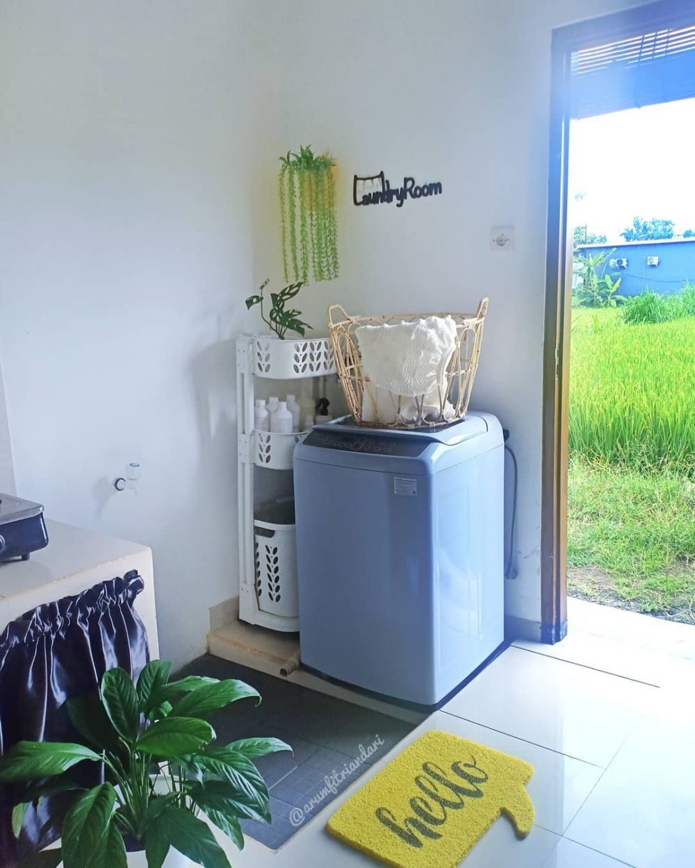 Mepet sawah bergaya minimalis tanpa kitchen set, 11 potret dapur ini tetap homey dan visualnya mewah