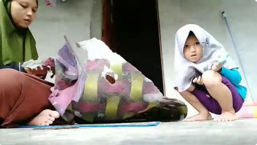 Trik memperbaiki lantai keramik pecah tanpa ditambal semen, kembali rapat pakai 1 sampah rumah tangga