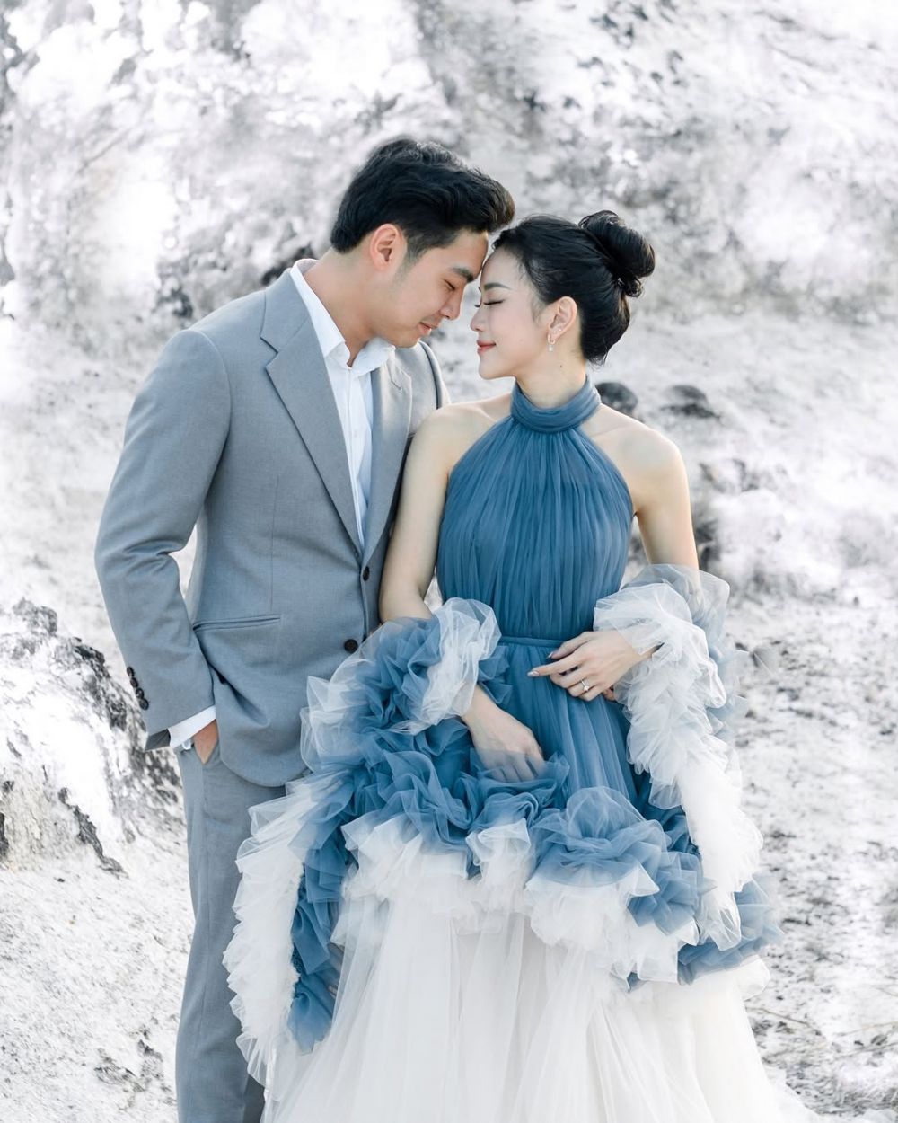 Segera menikah dengan cinta pertama, 9 potret prewedding Jessica Jane ini calon suaminya bikin salfok