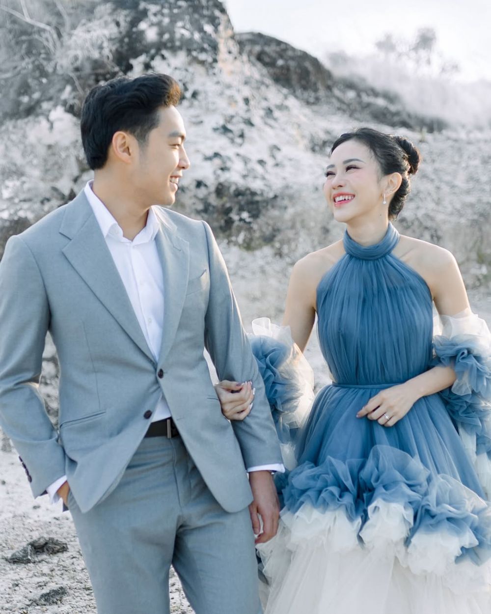 Segera menikah dengan cinta pertama, 9 potret prewedding Jessica Jane ini calon suaminya bikin salfok