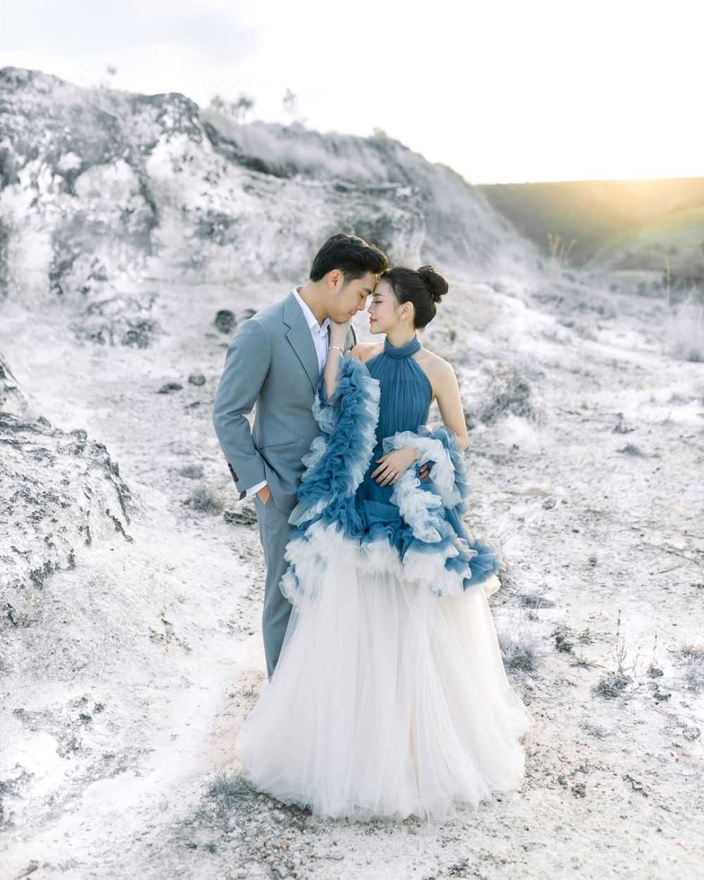 Segera menikah dengan cinta pertama, 9 potret prewedding Jessica Jane ini calon suaminya bikin salfok