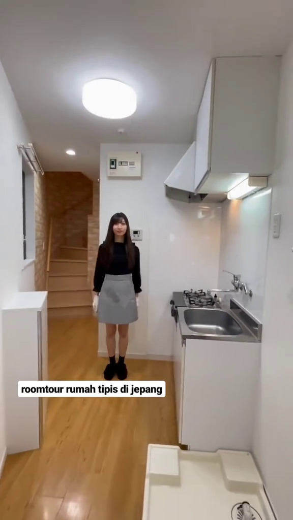 9 Potret rumah tipis pinggir jalan ini dalamnya bikin takjub, bisa ditempati bareng keluarga