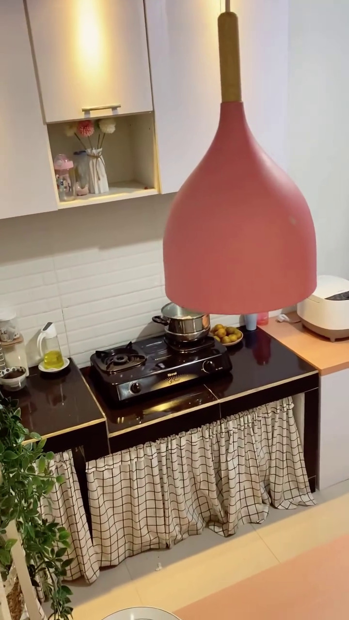 9 Potret rumah subsidi tipe 22 dimakeover konsep mezzanine, interiornya bikin pecinta minimalis mupeng