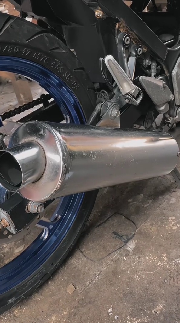 Trik mudah hempaskan karat pada knalpot tanpa diamplas, cuma modal 5 ribu auto glowing seperti baru