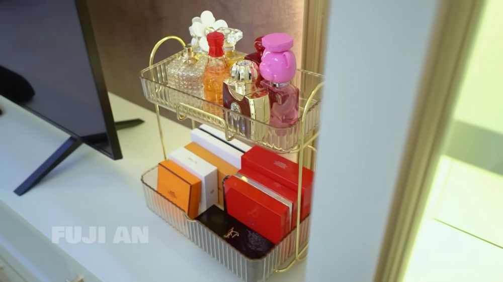 Rumahnya ditaksir senilai Rp 13 M, begini 9 potret kamar mewah Fuji yang dibangun hanya dalam 3 minggu