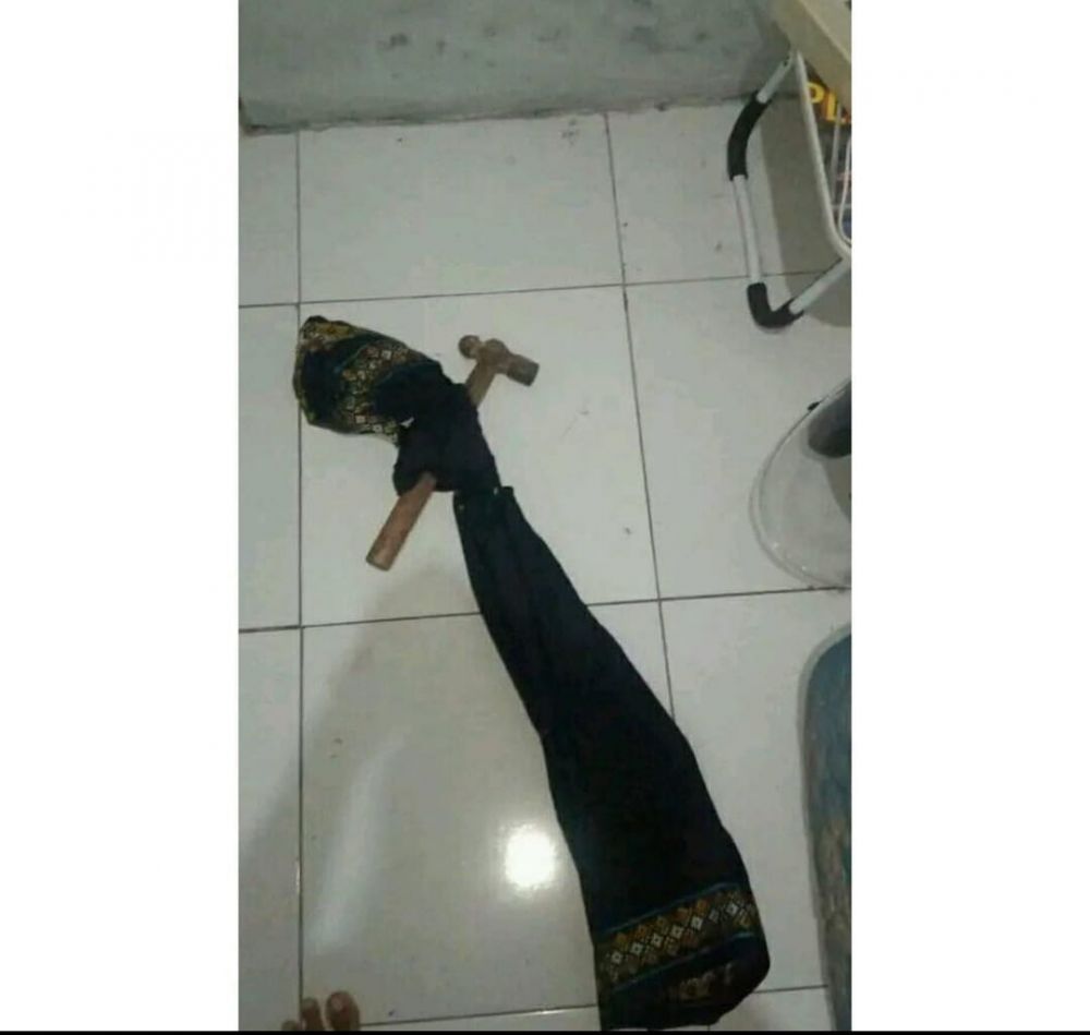  11 Momen lucu ini cuma ada waktu Ramadhan, kenapa sih harus pakai sarung?