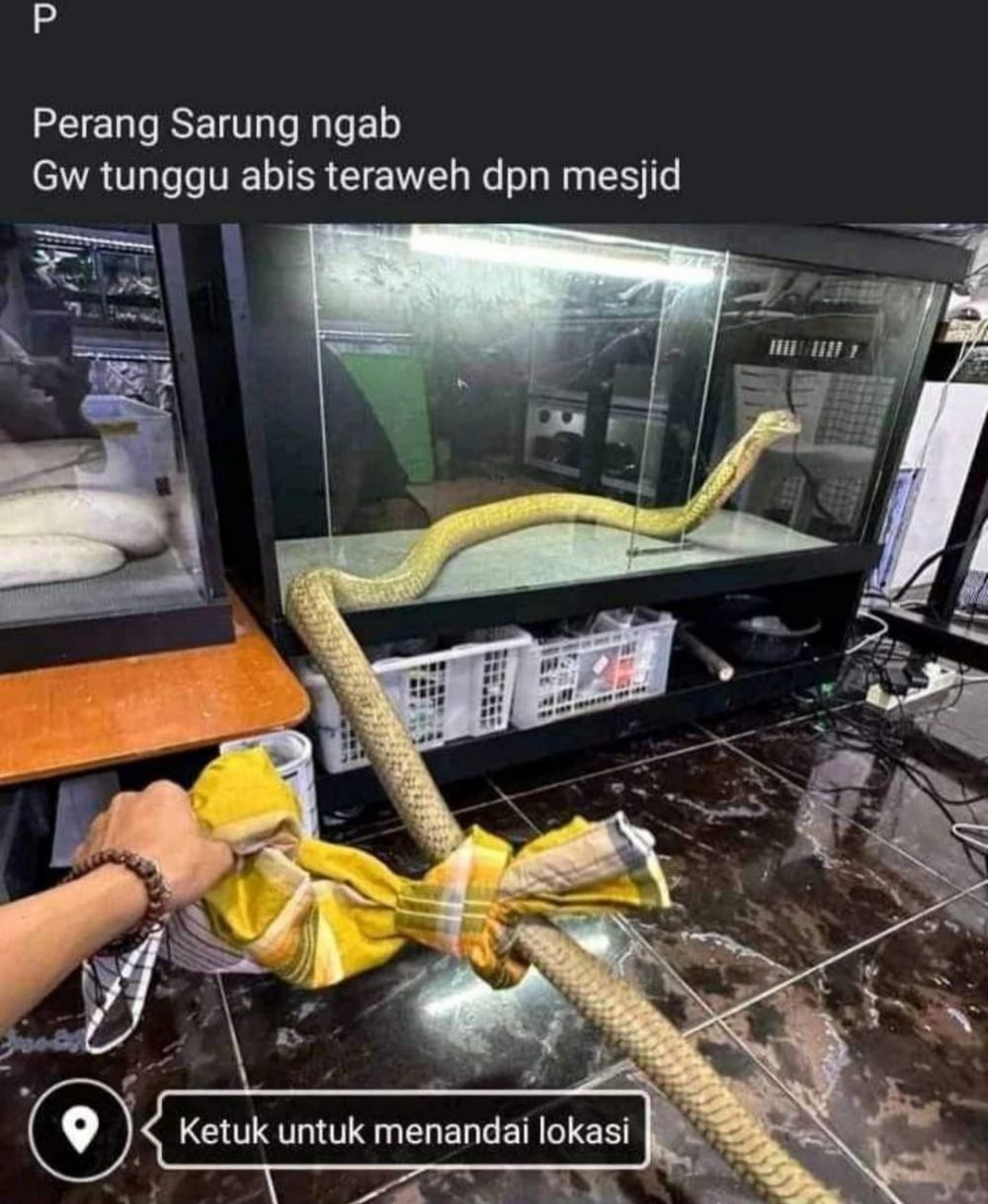  11 Momen lucu ini cuma ada waktu Ramadhan, kenapa sih harus pakai sarung?