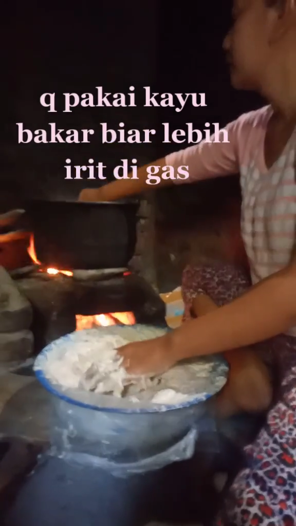Aksi cerdik warganet mencetak bakso lebih cepat dan bentuknya bulat sempurna ini tanpa pakai sendok