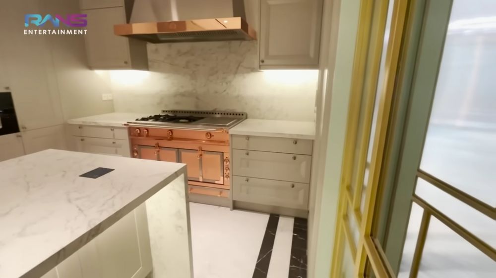 Harga kompornya ditaksir Rp 1 miliar, begini 7 penampakan dapur baru Nagita Slavina