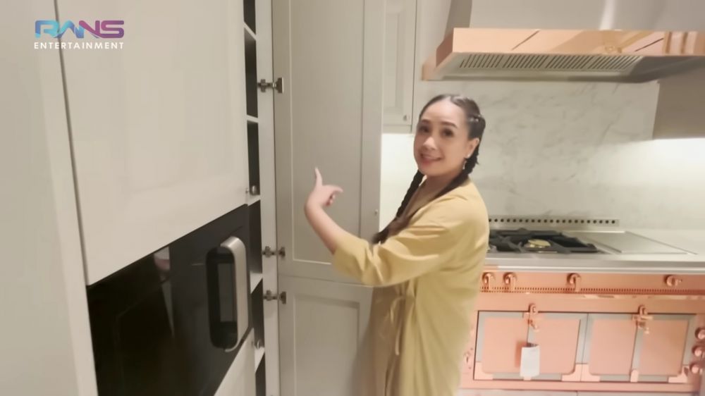 Harga kompornya ditaksir Rp 1 miliar, begini 7 penampakan dapur baru Nagita Slavina
