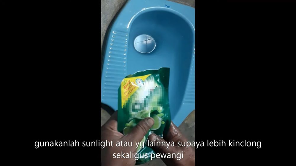 Trik agar kerak kloset hilang dengan cepat tanpa digosok baking soda, cuma andalkan 1 bahan dapur