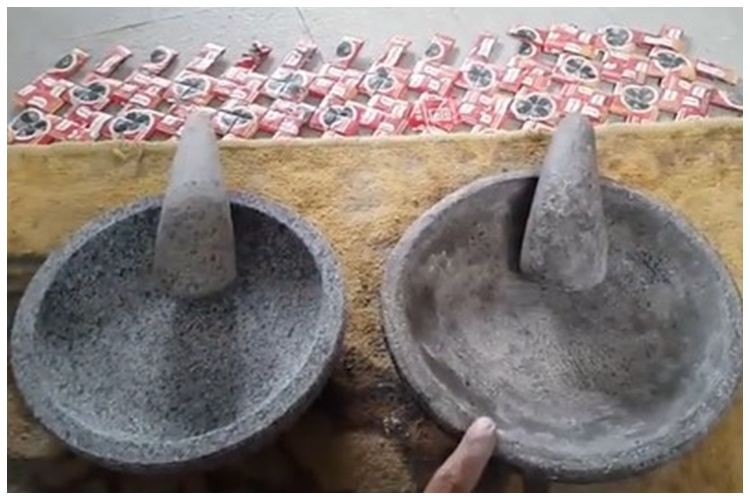 Trik mudah membedakan cobek batu asli dan palsu tanpa direndam air