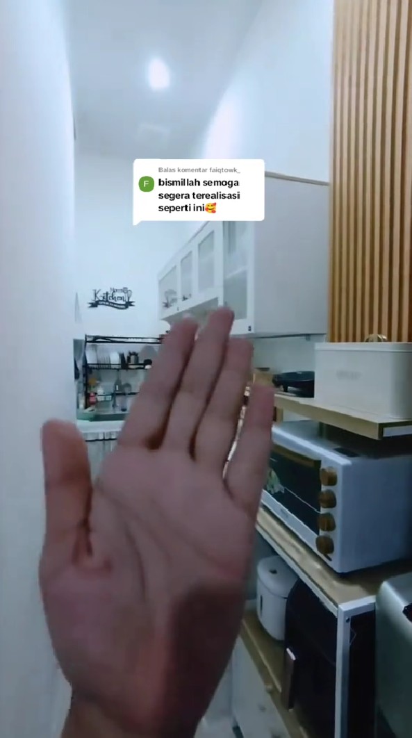 Lahan 3x1 meter rumah subsidi dimakeover jadi dapur, 7 potretnya bak gang senggol tapi nggak sumpek