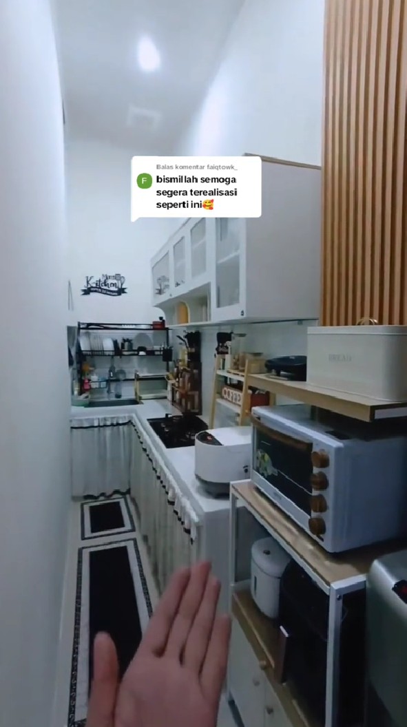 Lahan 3x1 meter rumah subsidi dimakeover jadi dapur, 7 potretnya bak gang senggol tapi nggak sumpek