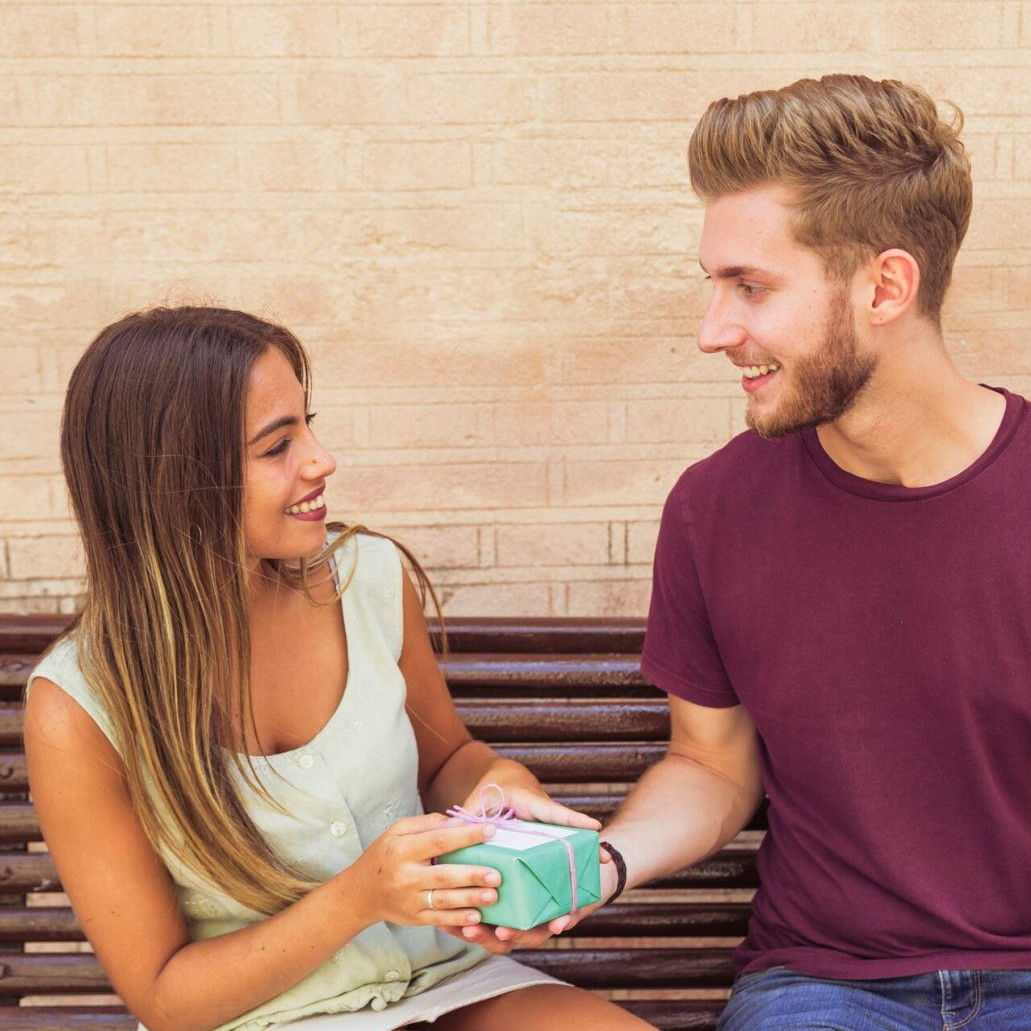 50 Kata-kata gombalan maut buat PDKT, sukses meluluhkan hati doi